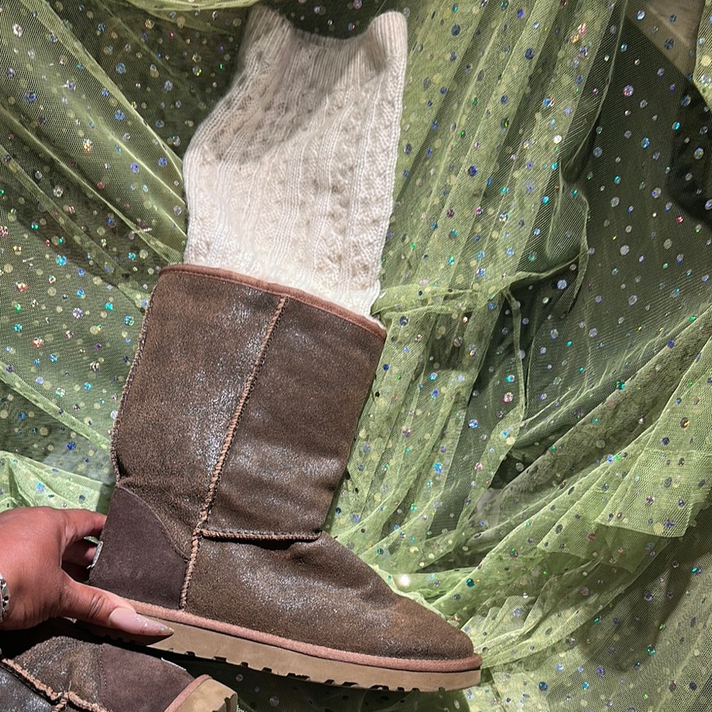 UGG Brown Sheepskin Boots - Picture 4 of 8